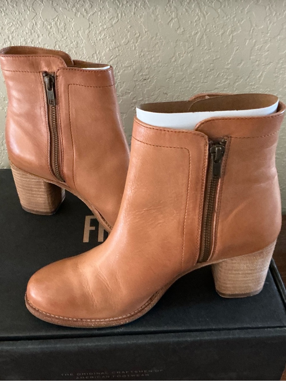 Frye Addie double  zip women’s boot natural 8m